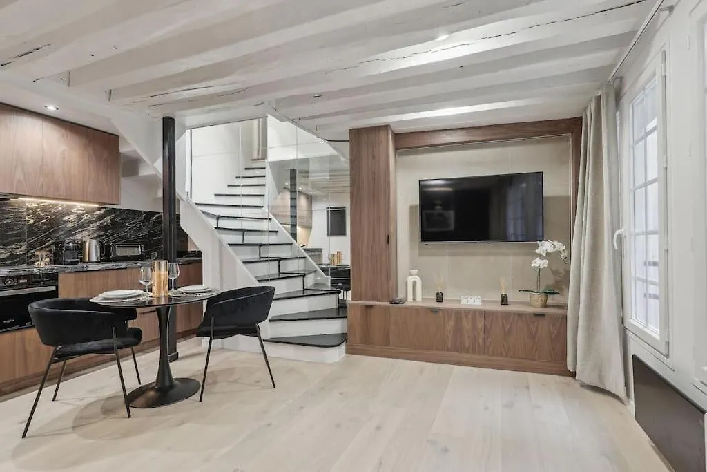 Duplex Quartier Du Louvre 75002 Париж